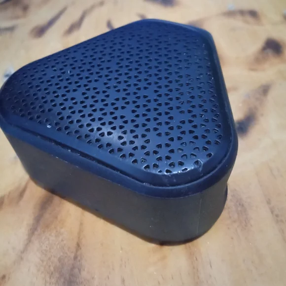 Triangle Bluetooth Speaker - Picture 2 of 3